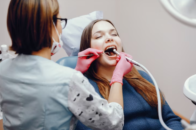 Caries dentales: Cómo mantener tus dientes fuertes y sanos a lo largo del tiempo