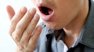 como-quitar-el-mal-aliento-de-la-boca